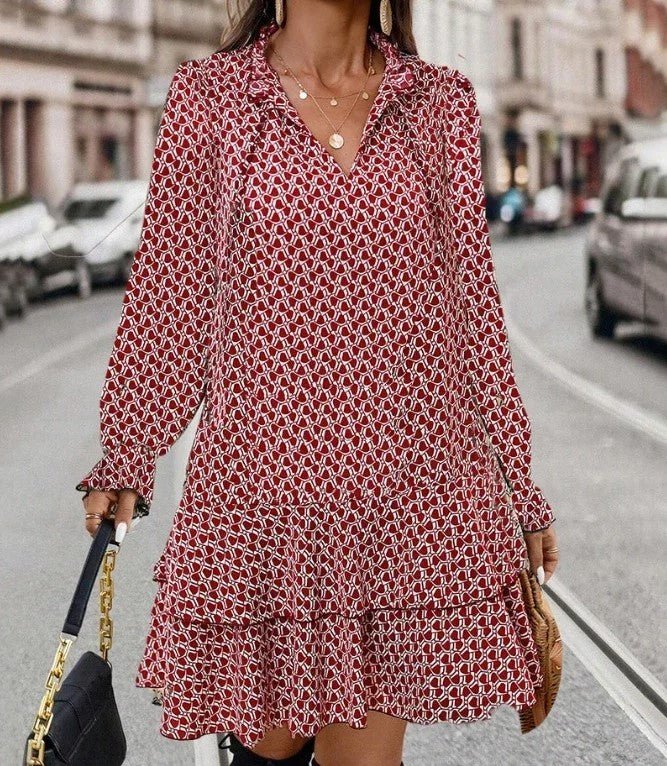 Kjole med mønster i chiffon – Langærmet forårsmodel med flæsedetaljer