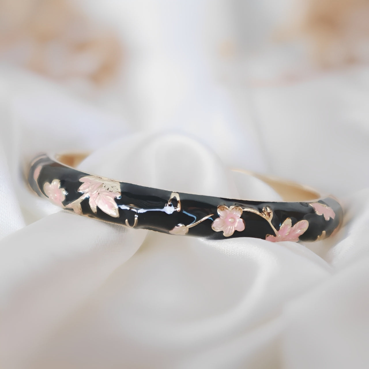 Bridgerton Vintage Bangle – Tijdloos en chique