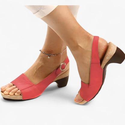 Emilia | elegante sandal med mellemhøjde hæl og bagremrem - Rød - Emilia | elegante sandal med mellemhøjde hæl og bagremrem - €25 - {{ product_tags }