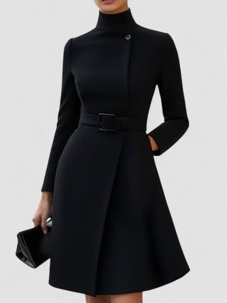 Maria | Vestido Evasê Elegante com Gola Alta e Cinto