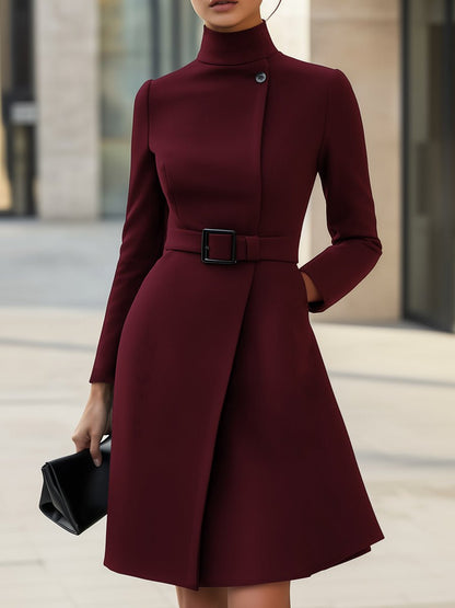 Maria | Vestido Evasê Elegante com Gola Alta e Cinto