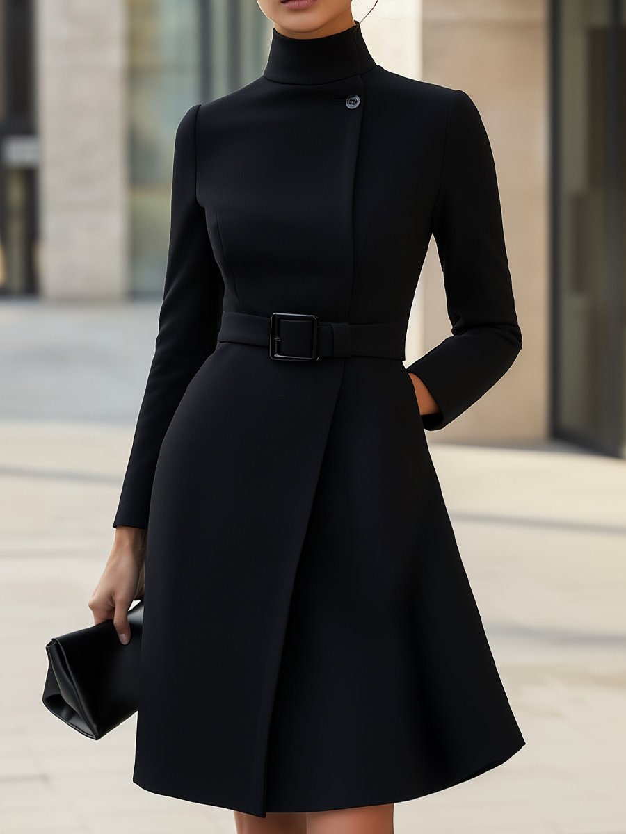 Maria | Vestido Evasê Elegante com Gola Alta e Cinto