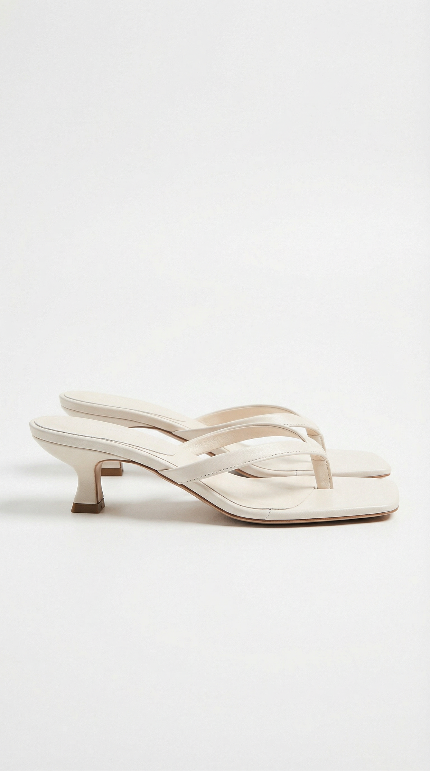 Jessica Zehentrenner-Sandalen mit Kitten-Heel