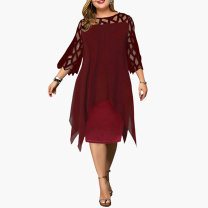 Elegant plus-size midikjole til kvinder med blondeærmer – perfekt til fest og ceremoni