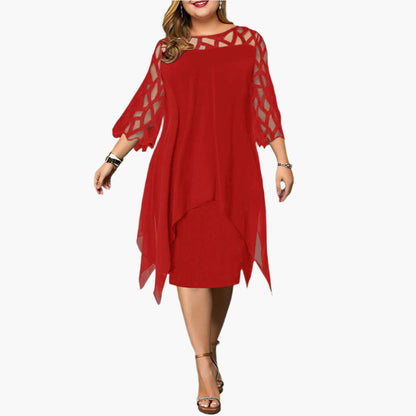 Elegant plus-size midikjole til kvinder med blondeærmer – perfekt til fest og ceremoni