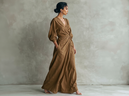 Minimalistisches langes Damenkleid in Rosa mit V-Ausschnitt aus Leinenmischung