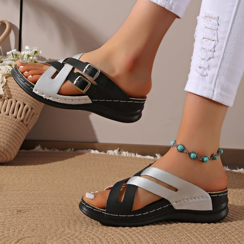 Gürtel-Sandalen für Damen mit dicker Sohle – Das aktuelle Modetrend! - Roborro