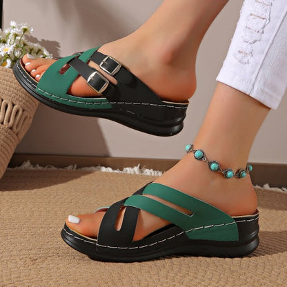Gürtel-Sandalen für Damen mit dicker Sohle – Das aktuelle Modetrend! - Roborro