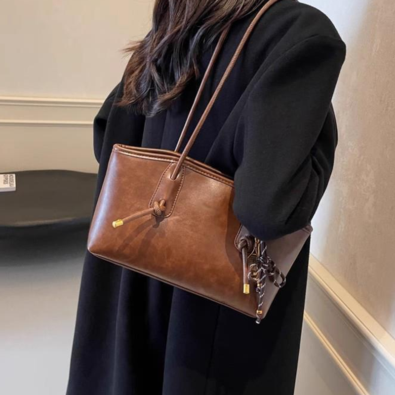 Sepanie | Elegante Schultertasche mit weichem Vintage-Look