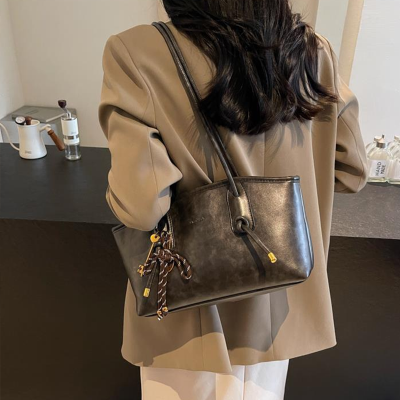Sepanie | Elegante Schultertasche mit weichem Vintage-Look