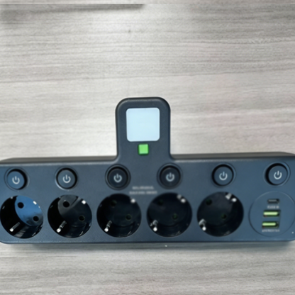 Daan™ | Slimme Stekkerdoos met USB-Poorten