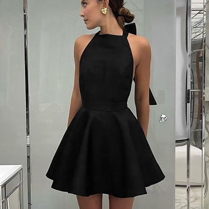 Sukienka koktajlowa z satyny o kroju flare - Valeria-Czarny-XS-Trend Polska