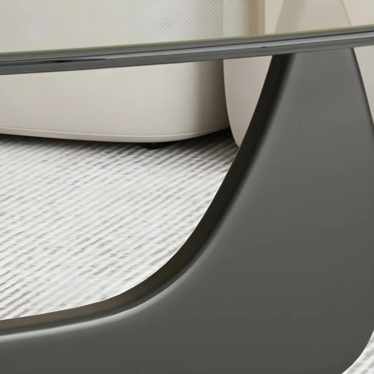 Driehoekige Glazen Salontafel met Houten Abstract Onderstel – Moderne Design Coffee Table met Transparant Tafelblad | Restfield