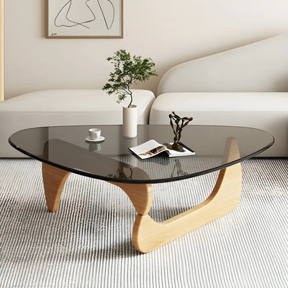 Driehoekige Glazen Salontafel met Houten Abstract Onderstel – Moderne Design Coffee Table met Transparant Tafelblad | Restfield