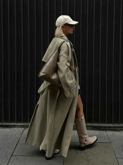 Eleganter Damen-Langmantel mit Rippkragen und Schnürung für einen lässigen Stil