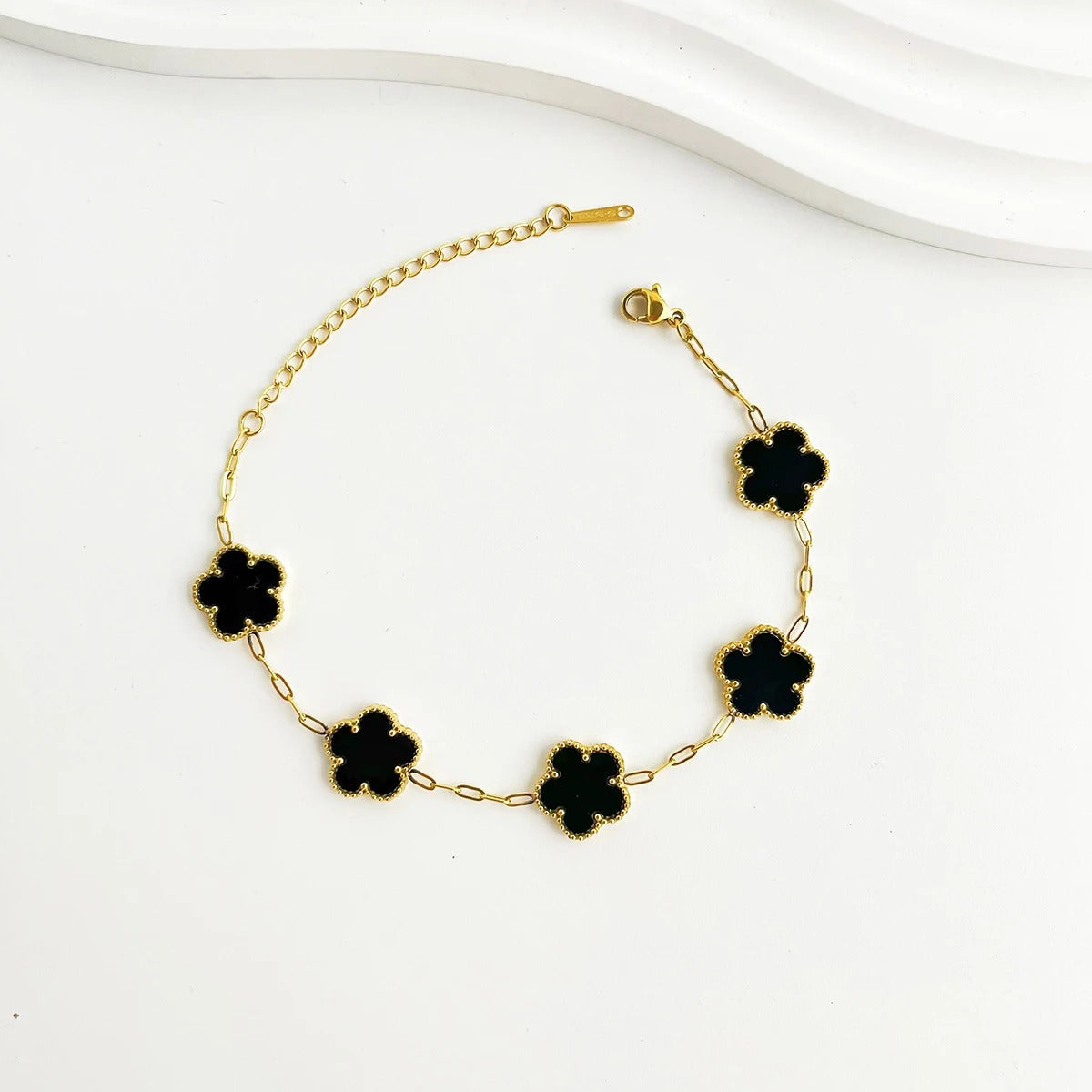 Flora Clover Bracelet (BUY 1 GET 2 FREE)