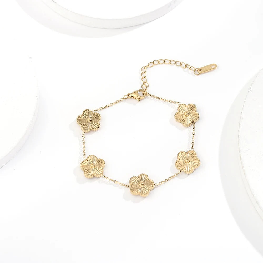 Flora Clover Bracelet (BUY 1 GET 2 FREE)
