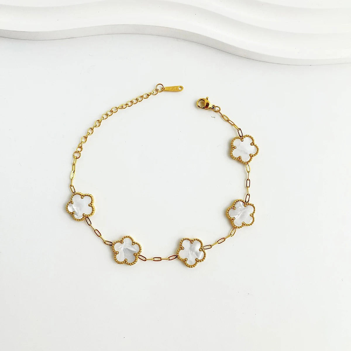 Flora Clover Bracelet (BUY 1 GET 2 FREE)