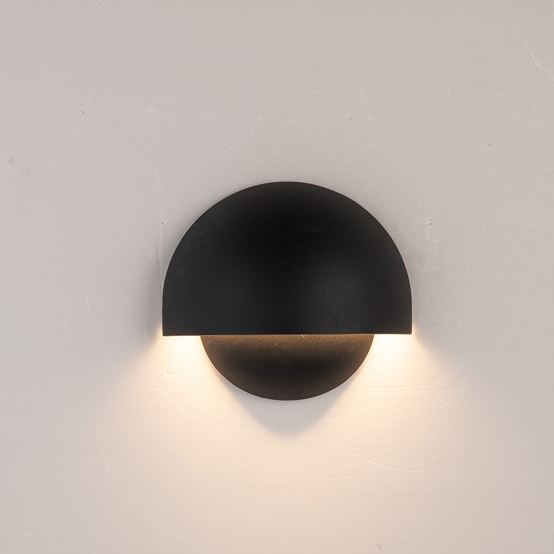 Lampa ścienna LED do ogrodu z przyjemnym, ciepłym blaskiem