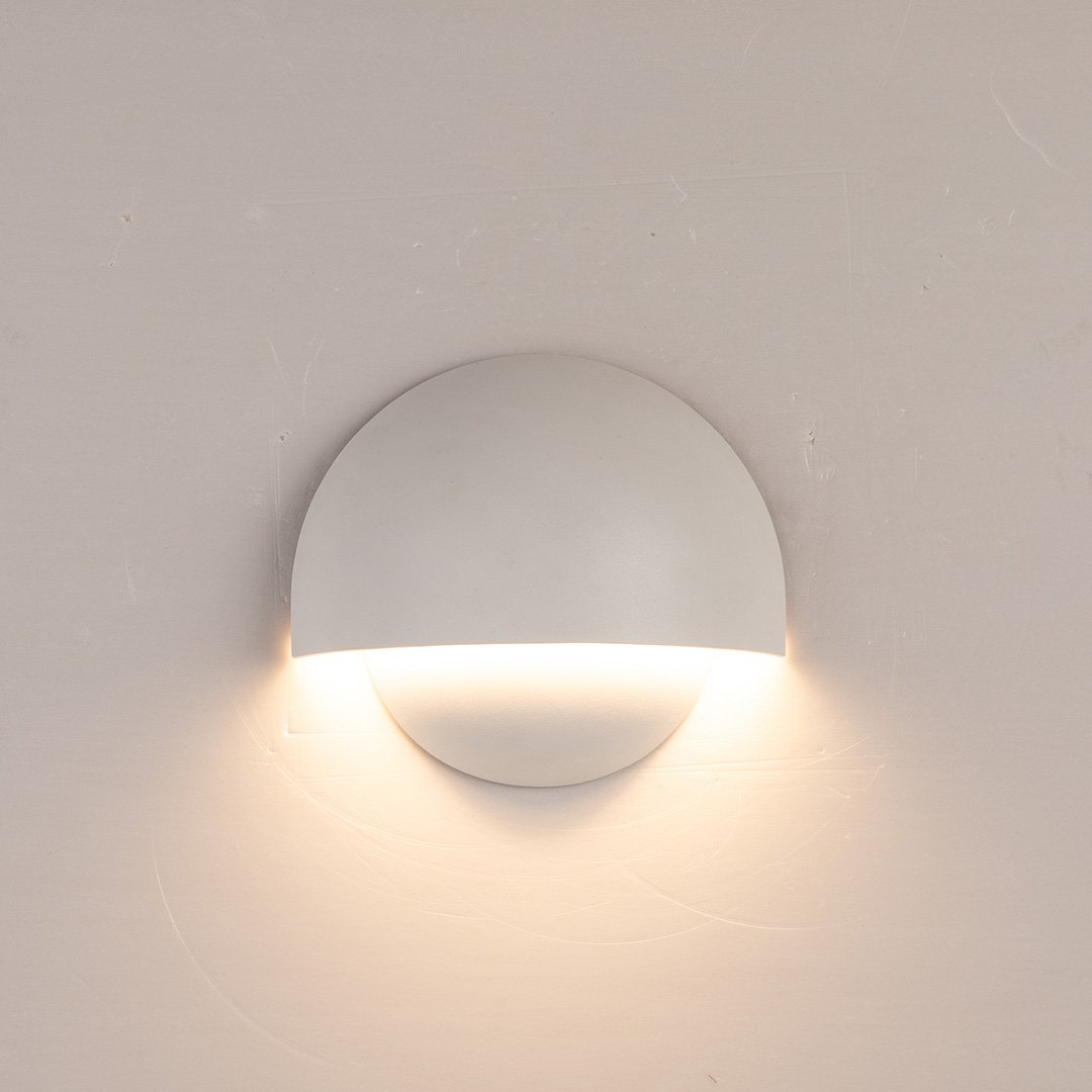 Lampa ścienna LED do ogrodu z przyjemnym, ciepłym blaskiem