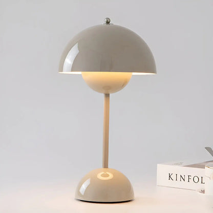 Elegant Skandinavisk Bordlampe med Justerbart Lys