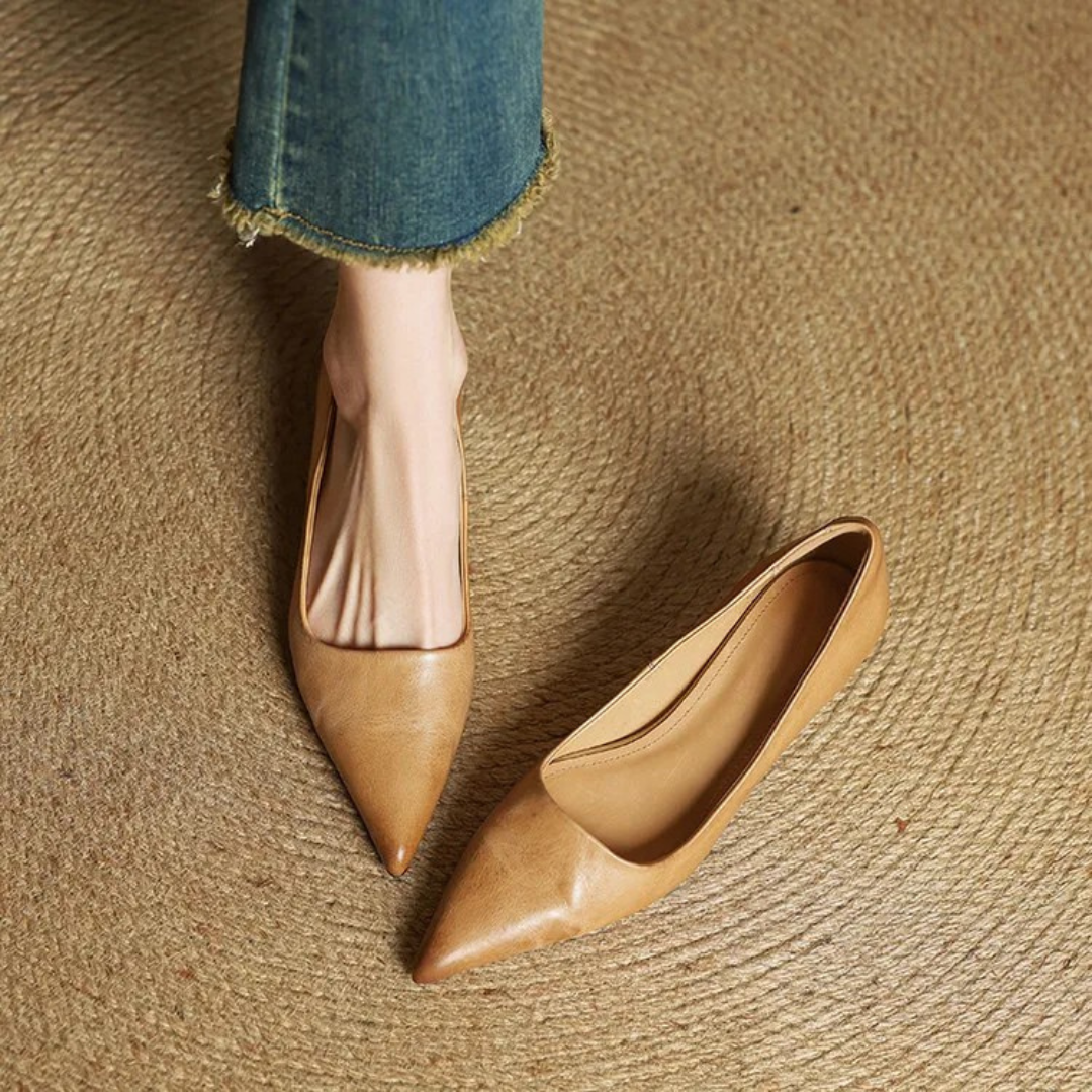 Women's Pointed-Toe Kitten Heel Pumps with V-Cut Topline and Closed Back