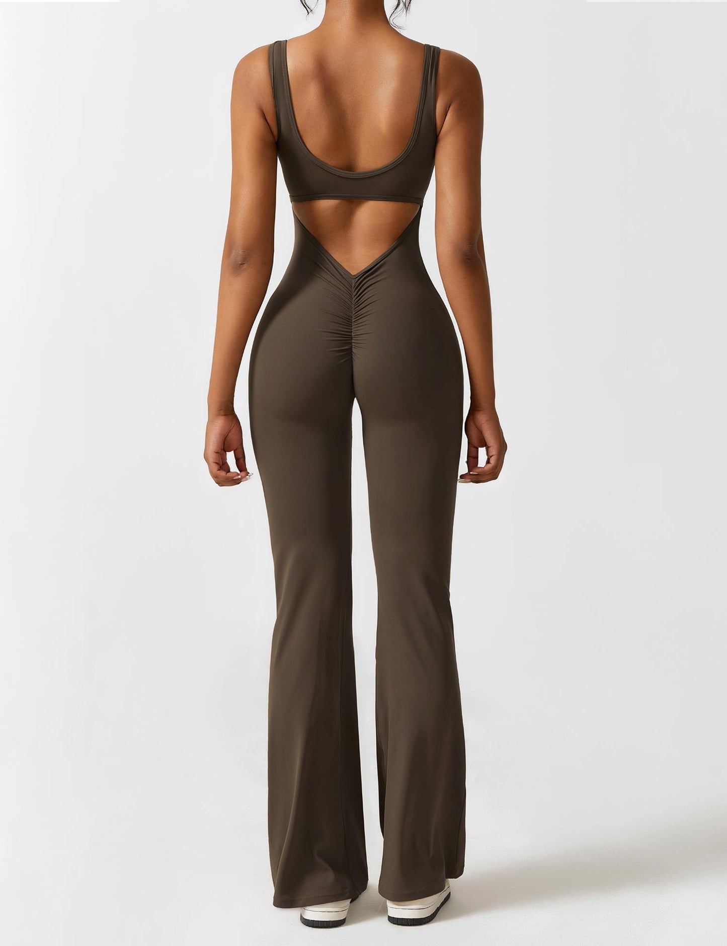 Ayla – Eendelige jumpsuit met holle zijkanten en V-rugontwerp